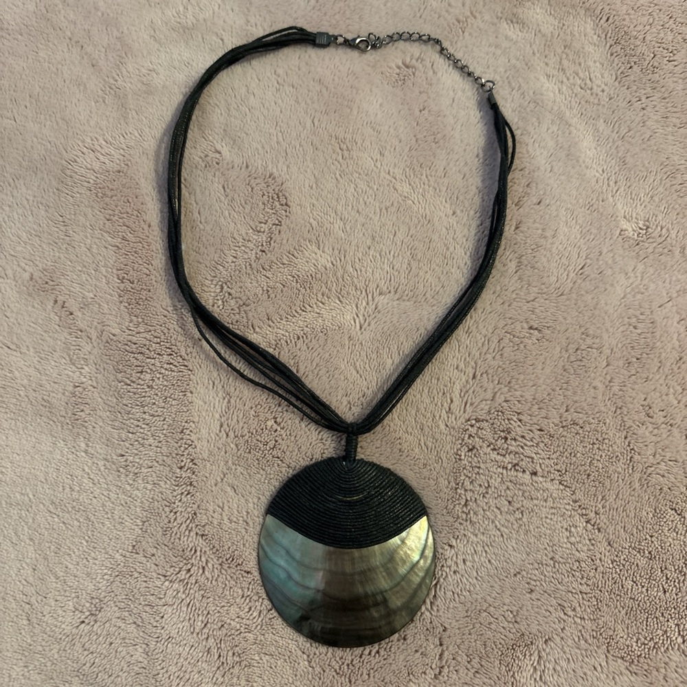 shell Pendant Necklace